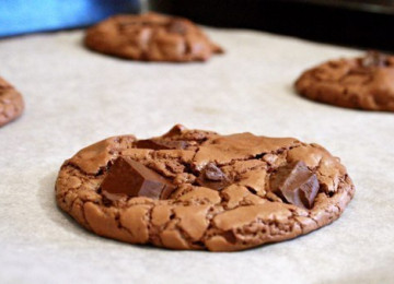 Шоколадное печенье с кусочками шоколада рецепт с фото