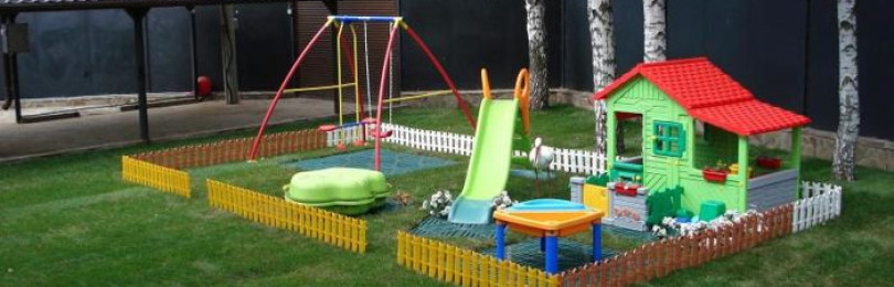 Как обустроить игровую зону для детей на даче своими руками?