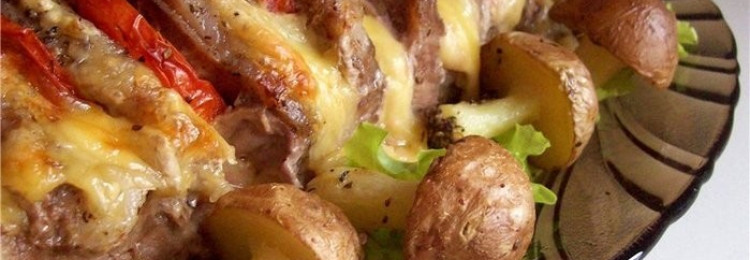 Мясо свинины с грибами в духовке и на сковороде: рецепты блюд