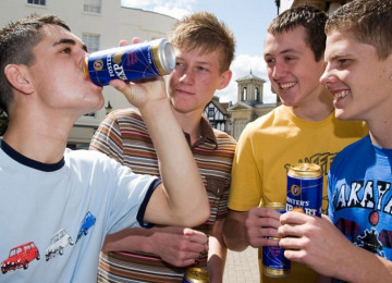Можно ли детям и подросткам пить пиво: «за» и «против»