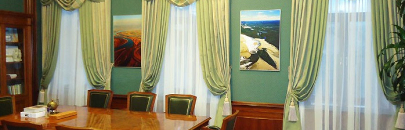 Какой выбрать дизайн штор для кабинета руководителя ?