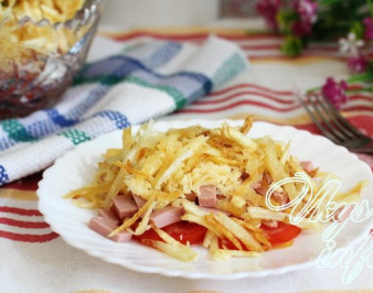 Салат с картофелем фри и колбасой быстрый рецепт с фото