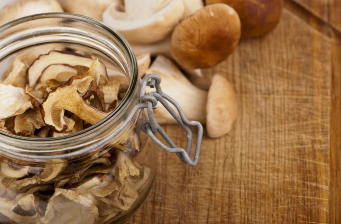 Как правильно сушить грибы в домашних условиях и что приготовить из сушеных грибов