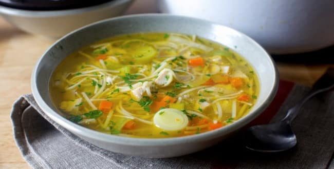 Как приготовить супы из шампиньонов и вермишелью: пошаговые рецепты куриных и других блюд