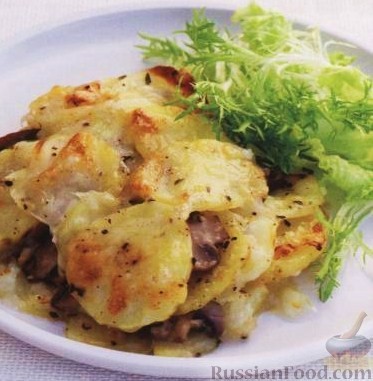 Картошка с грибами и помидорами, запеченная в духовке или жареная на сковороде