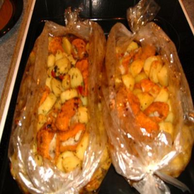 Картошка с грибами, запеченная в духовке в рукаве: фото и рецепты блюд