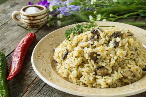 Плов с грибами шампиньонами: фото, рецепты постных и мясных блюд с рисом