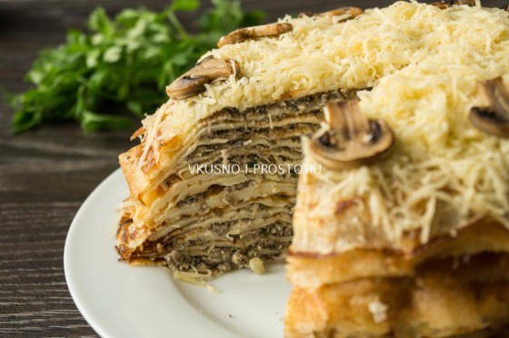 Рецепты блинного пирога с грибами и курицей, мясом и фаршем, сыром (с фото)
