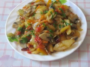 Рецепты картошки с грибами в мультиварке с фото и видео: приготовление с кабачком, перцем, фасолью