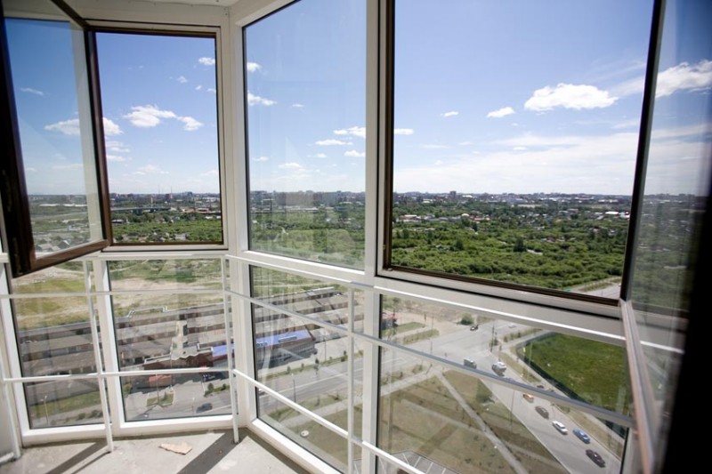 Что такое панорамное остекление балкона, плюсы и минусы