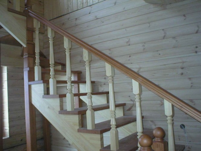 Где заказать изготовление деревянной лестницы по индивидуальному проекту