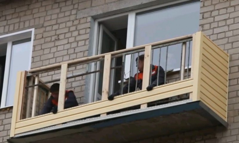 Как обшить балкон сайдингом: инструкция по монтажу