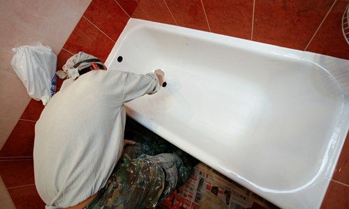 Как отреставрировать дефекты эмалированной поверхности на ванне?