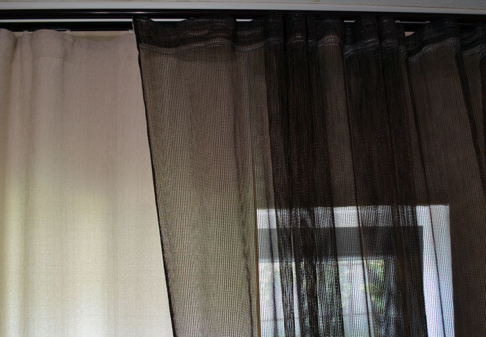 Как подшить низ шторы: особенности кроя ткани