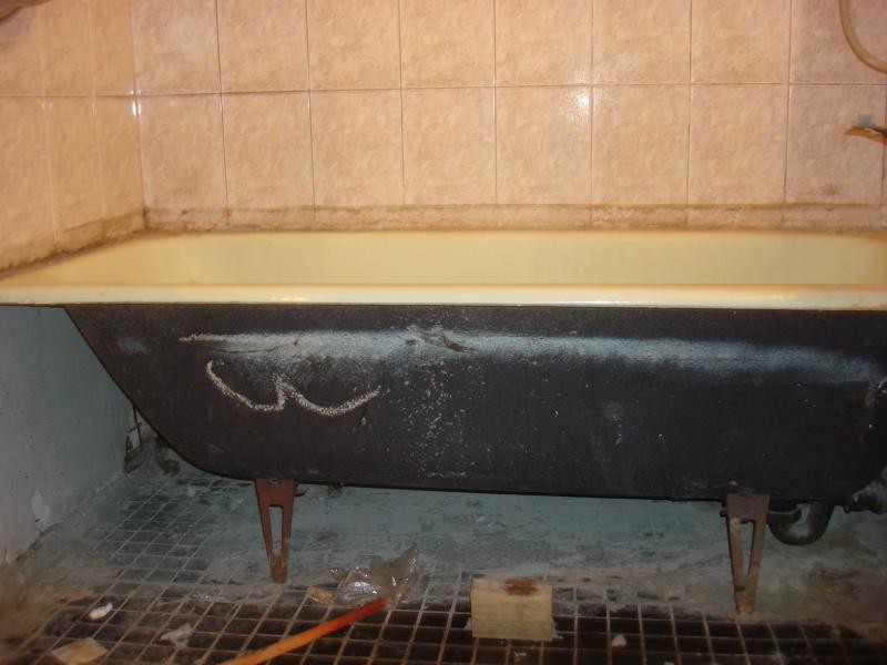 Как провести демонтаж старой ванны?