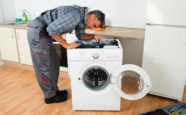 Как снять верхнюю крышку стиральной машины?