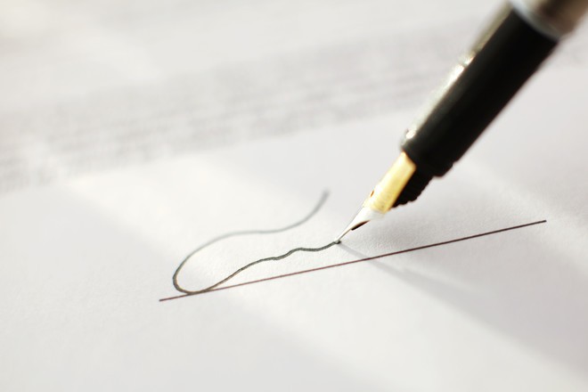 Как стереть ручку с бумаги без следов домашними средствами