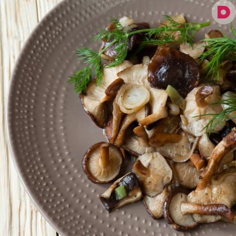 Как вкусно пожарить опята на сковороде: видео, рецепты приготовления жареных грибов в домашних условиях