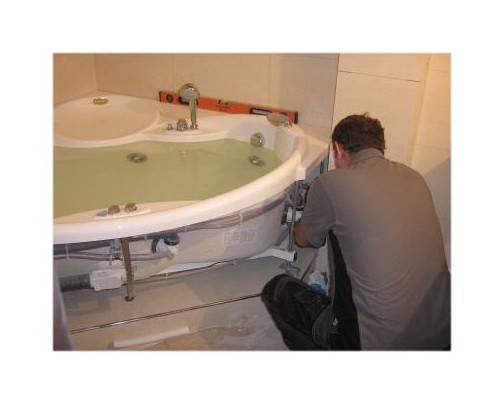 Как выполнить ремонт гидромассажной ванны