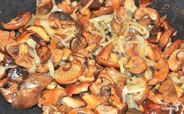 Как жарить рыжики в муке на сковороде: рецепты приготовления жареных грибов в домашних условиях