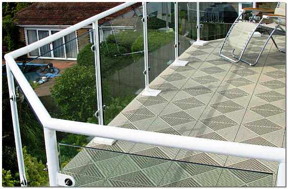Напольная плитка – как лучшее покрытие для балкона