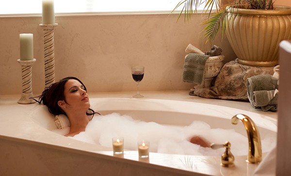 Расслабляющая ванна или спа-салон у вас дома