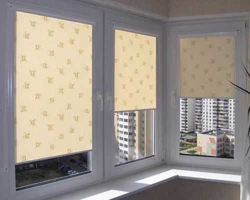 Роликовые шторы на пластиковые окна: способы фиксации и установки