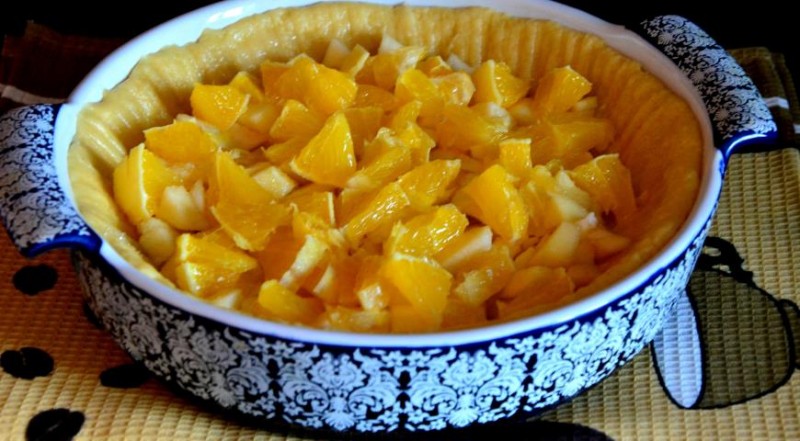 Шарлотка с яблоками и апельсинами, рецепт с фото