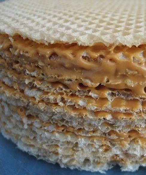 Торт из вафельных коржей со сгущенкой, рецепт с фото